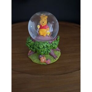 Vintage Disney Winnie The Pooh With Honey on Hands‎ Mini Snow Globe